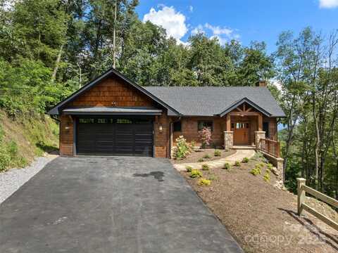 102 Iga Trail, Maggie Valley, NC 28751