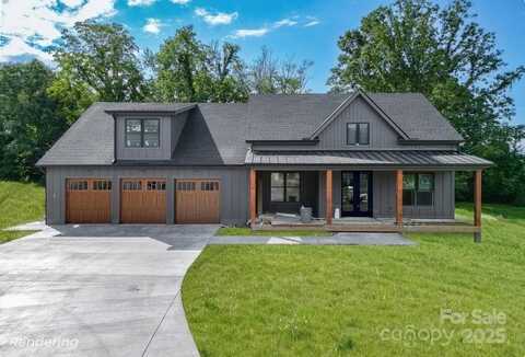 162 Mavrick Drive, Mills River, NC 28759