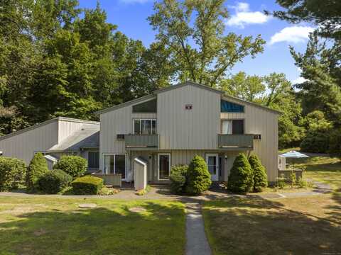 34 Wauwinet Court, Guilford, CT 06437