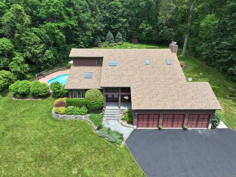 8 Walnut Ridge Road, New Fairfield, CT 06812