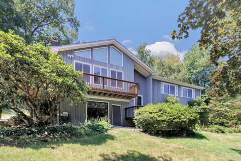 32 Adams Drive, Shelton, CT 06484