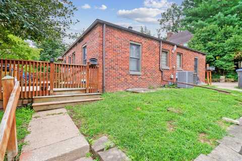 2116-2118 Chautauqua Parkway, Des Moines, IA 50314