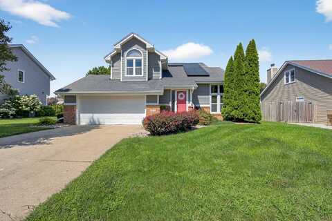 8217 Oakwood Drive, Urbandale, IA 50322