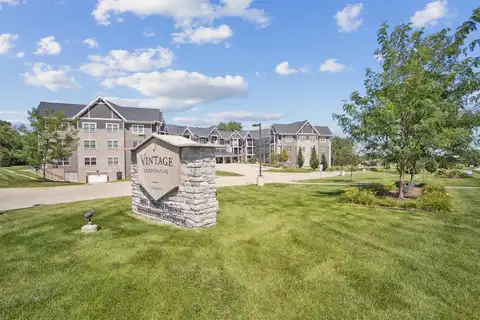 9001 Windsor Parkway unit: 302, Johnston, IA 50131