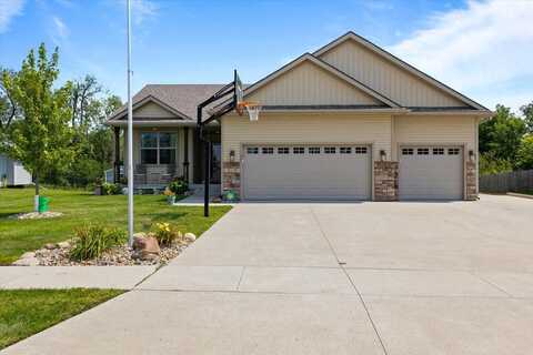 77 Mallard Pointe Drive NW, Bondurant, IA 50035