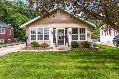 1207 Emma Avenue, Des Moines, IA 50315