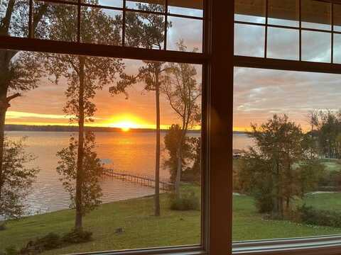 306 Pebble Beach Dr, Eufaula, AL 36027