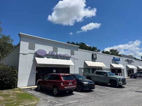 1825 Hurlburt Road, Fort Walton Beach, FL 32548