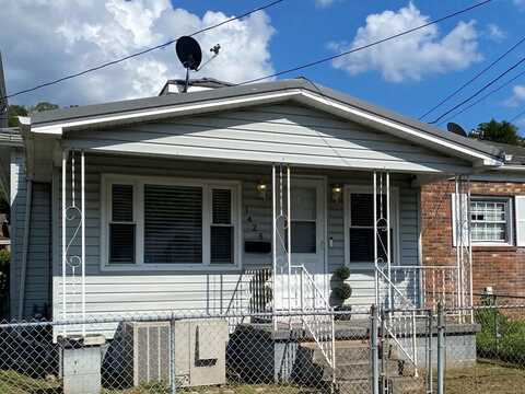 1428 4TH AVE, Williamson, WV 25661