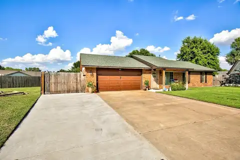 2901 Williamsburg, Enid, OK 73703