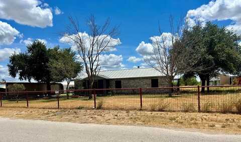 794 Duncan St, Carrizo Springs, TX 78834