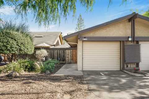 60 Sierra Avenue W, Fresno, CA 93704