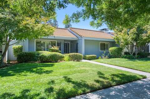 2013 Fairmont Avenue W, Fresno, CA 93705