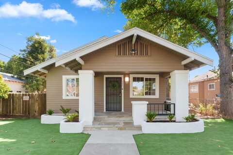 706 College Avenue N, Fresno, CA 93728