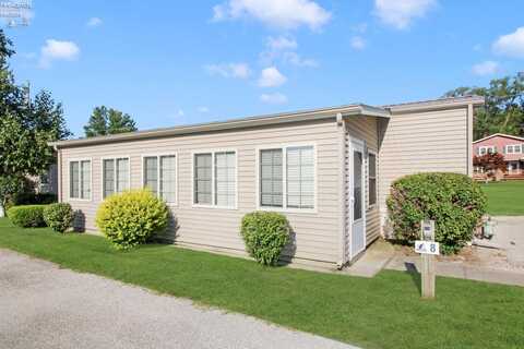 8452 E Bayshore Road, Marblehead, OH 43440