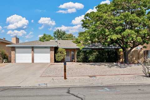 8233 OTERO Avenue NE, Albuquerque, NM 87109