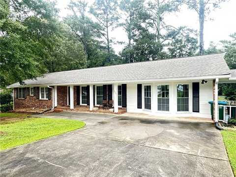 4358 Louis Road SW, Lilburn, GA 30047