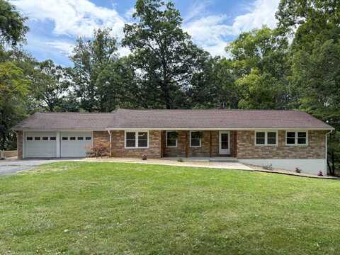 22 HIDDEN HOLLOW LN, STAUNTON, VA 24401