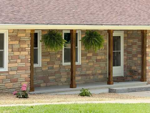22 HIDDEN HOLLOW LN, STAUNTON, VA 24401