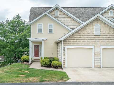 5044 E OAKRIDGE Circle unit: 702, Erie, PA 16509