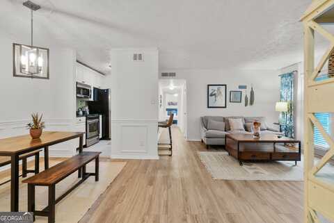 911 Tuxworth, Decatur, GA 30033