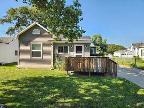 408 W 10th Street, Wood River, NE 68883
