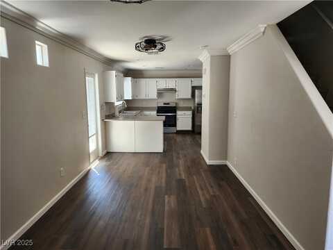 5165 Paradise Skies Avenue, Las Vegas, NV 89156