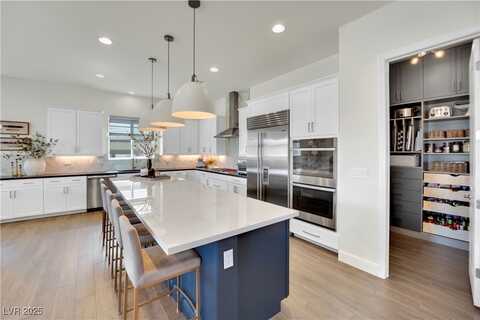 9860 Mariposa Lily Avenue, Las Vegas, NV 89149