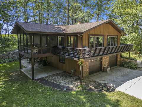 563 N 600 E, Westville, IN 46391