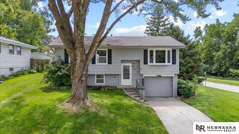 8847 Spaulding Circle, Omaha, NE 68134