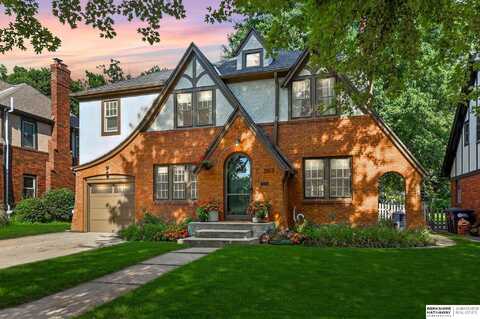 2517 N 56th Street, Omaha, NE 68104