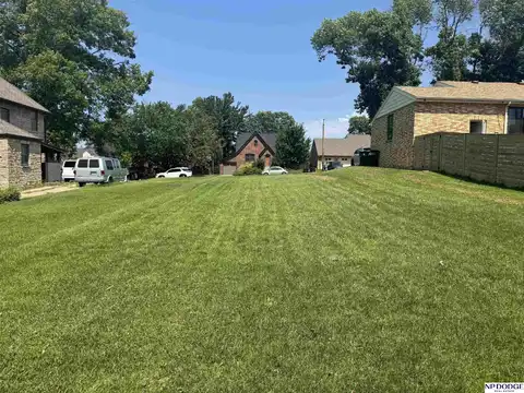 5623 Grant Street, Omaha, NE 68104