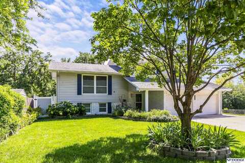 10517 Nicholas Street, Omaha, NE 68114