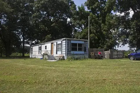 54040 92nd Avenue, Dowagiac, MI 49047