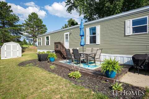7300 Maize Drive NE, Belmont, MI 49306