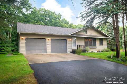 1160 N State Rd, Belding, MI 48809