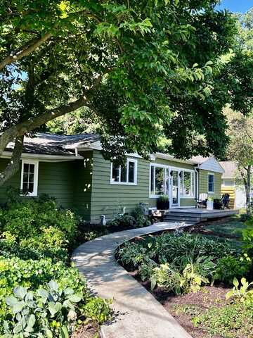 408 Mason Street, Saugatuck, MI 49453