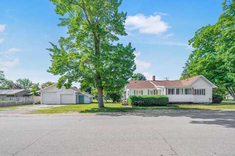 515 W 5th St. Street, Evart, MI 49631