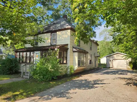 2615 Wood Street, Muskegon, MI 49444