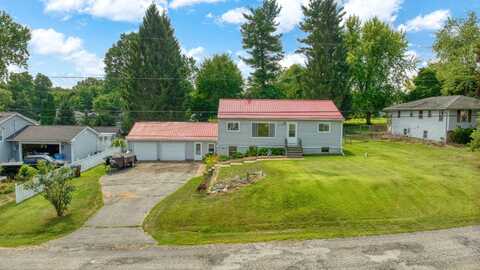 2100 N Cloverhill Road, Jackson, MI 49201