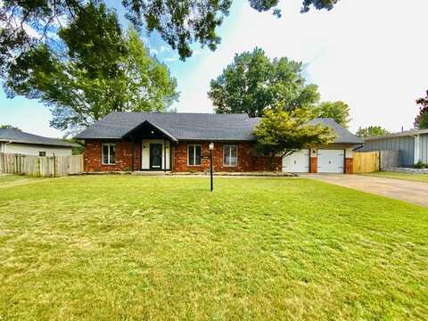 3550 E Whitehall Drive, Springfield, MO 65809