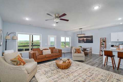 93 Bunker Drive, Branson West, MO 65737