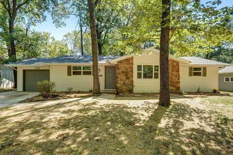 912 S Cavalier Drive, Springfield, MO 65802