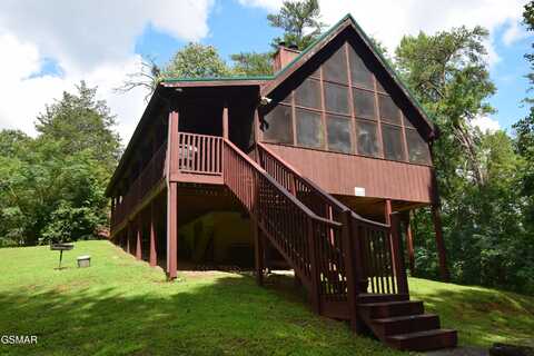 1502 Ridgecrest Drive, Sevierville, TN 37876