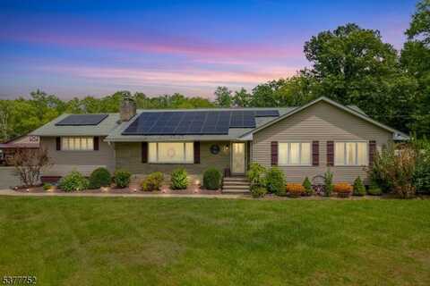 28 Valley Rd, Mansfield, NJ 07863
