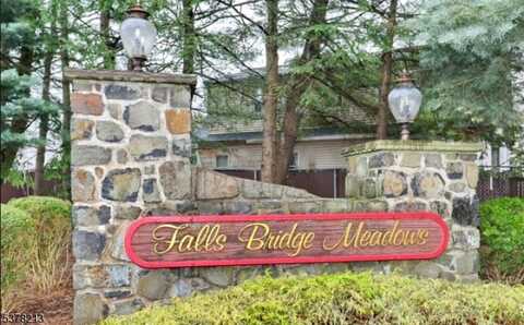 40 Falls Bridge Dr, Totowa, NJ 07512