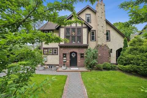 280 Wyoming Ave, Maplewood, NJ 07040
