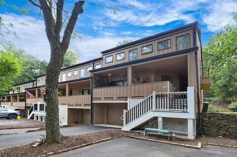 207 Stephanie Dr, North Caldwell, NJ 07006