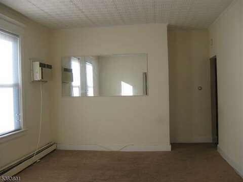 382 Washington Ave, Belleville, NJ 07109