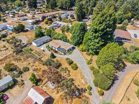44 Primrose Lane, McKinleyville, CA 95519